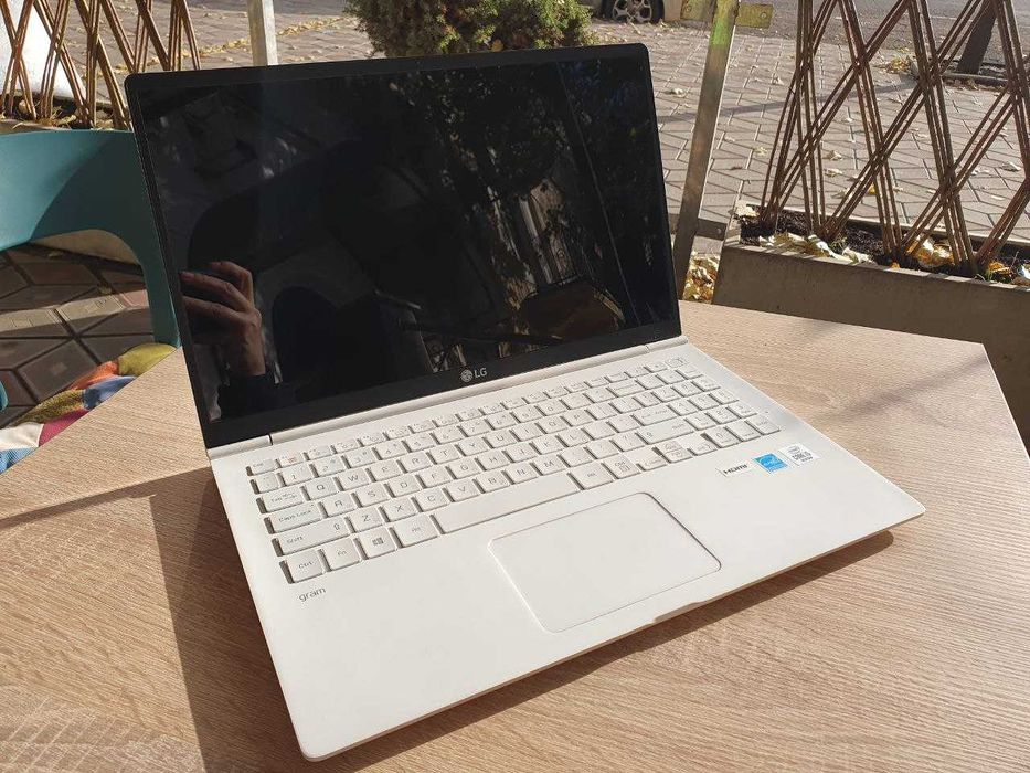 LG GRAM i5 10210U 16GB DDR4 256GB WIFI