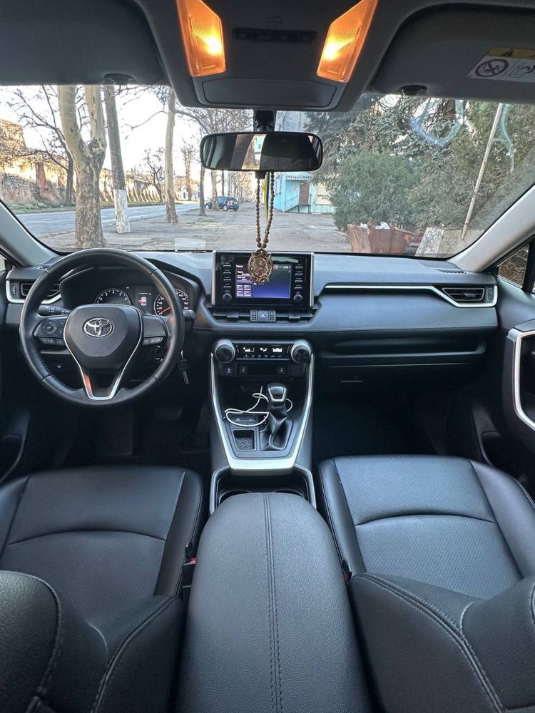 Продам офіційне авто Toyota RAV 4 2019 р.в