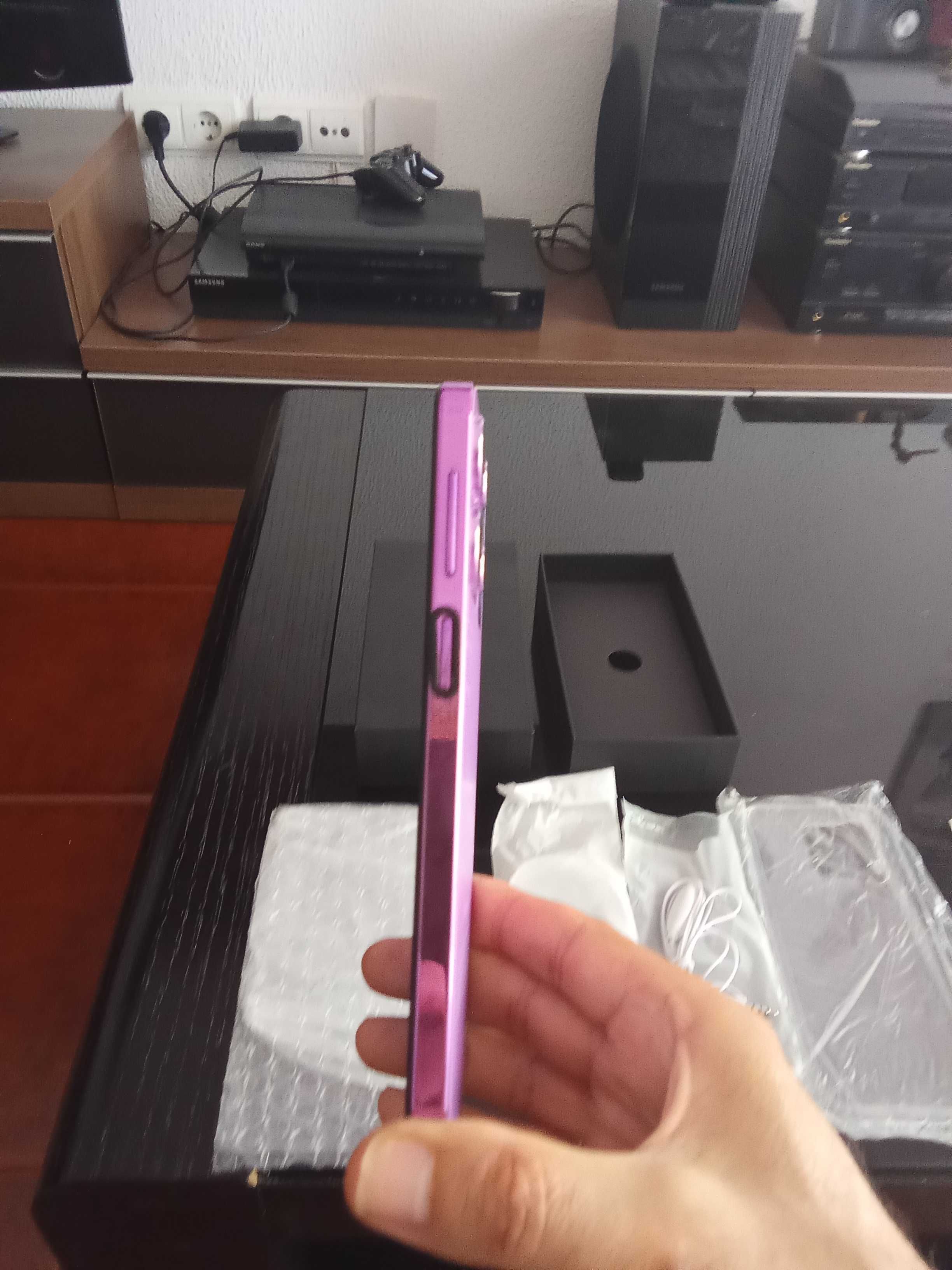 Vendo smartphone da marca S24 ultra novo com 16 gb RAM e 1TB rom desb.