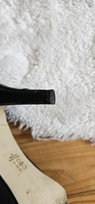 Botins Kookai em couro