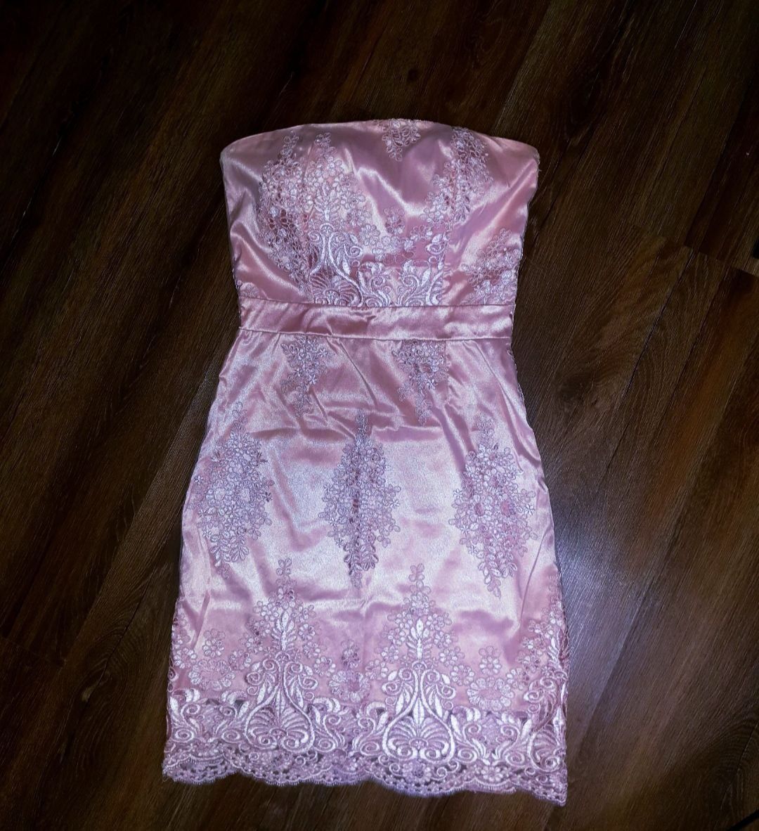 Женское нарядное платье 44 размер