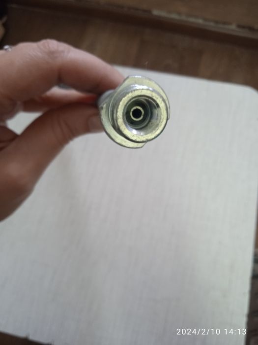 Передня тормозна шланга на Мітсубісі галант,лансер 1989-1993г.в