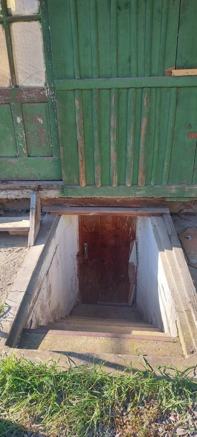Будинок з великою ділянкою в затишному місці м. Ужгород