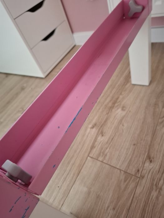 Biurko dla dziewczynki ikea