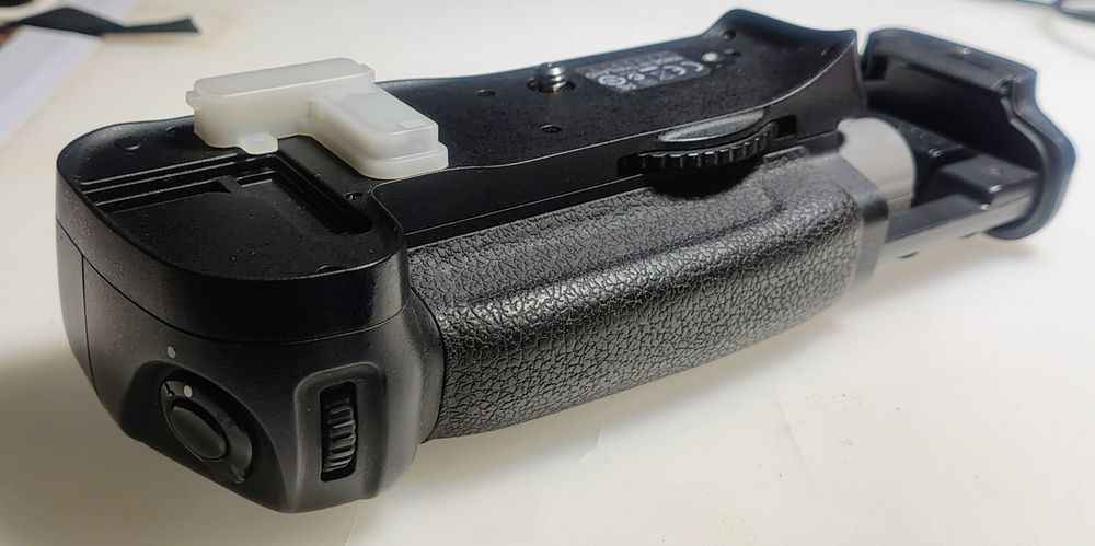 Oryginalny Grip Nikon MB-D10 Multi-Power Battery Pack + Akumulator EN-