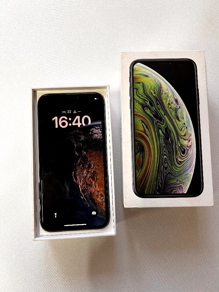 iPhone XS 64GB продам