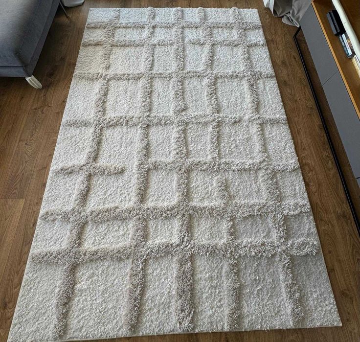 Duzy dywan kremowy do salonu 160x230