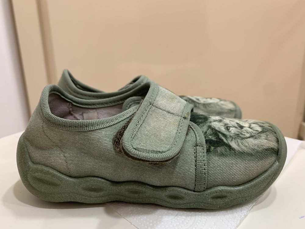 Kapcie na rzepy Lew bubble Superfit rozmiar 26