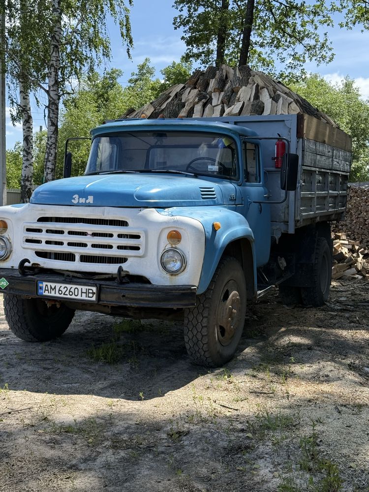 Продаєм дрова порубані різних порід в різих обʼмах