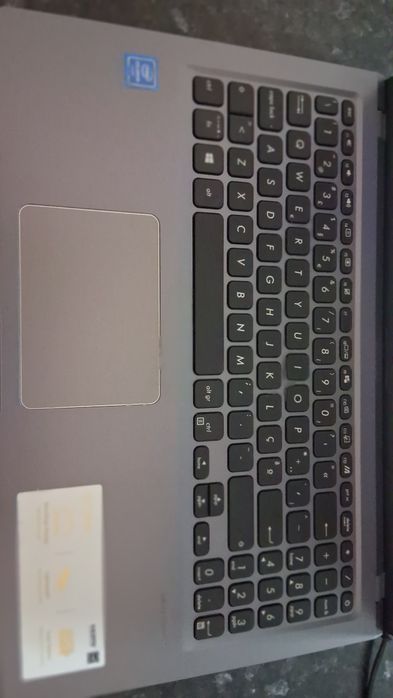 Portatil Asus Vivobook GO