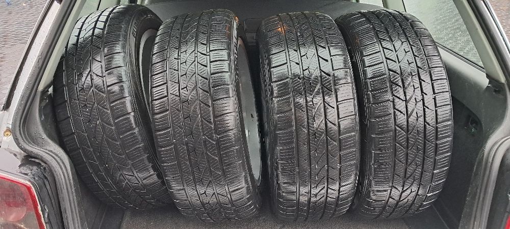 Opony zimowe 235x50R18