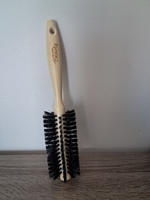 Nowa okrągła szczotka 5 cm średnicy