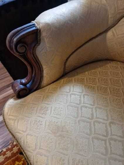 Zabytkowa Sofa , kanapa