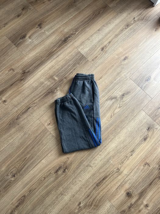 Чоловічі теплі спортивні штани adidas оригінал( розмір S-M)