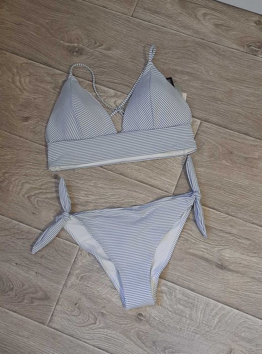 Новий купальник в смужку