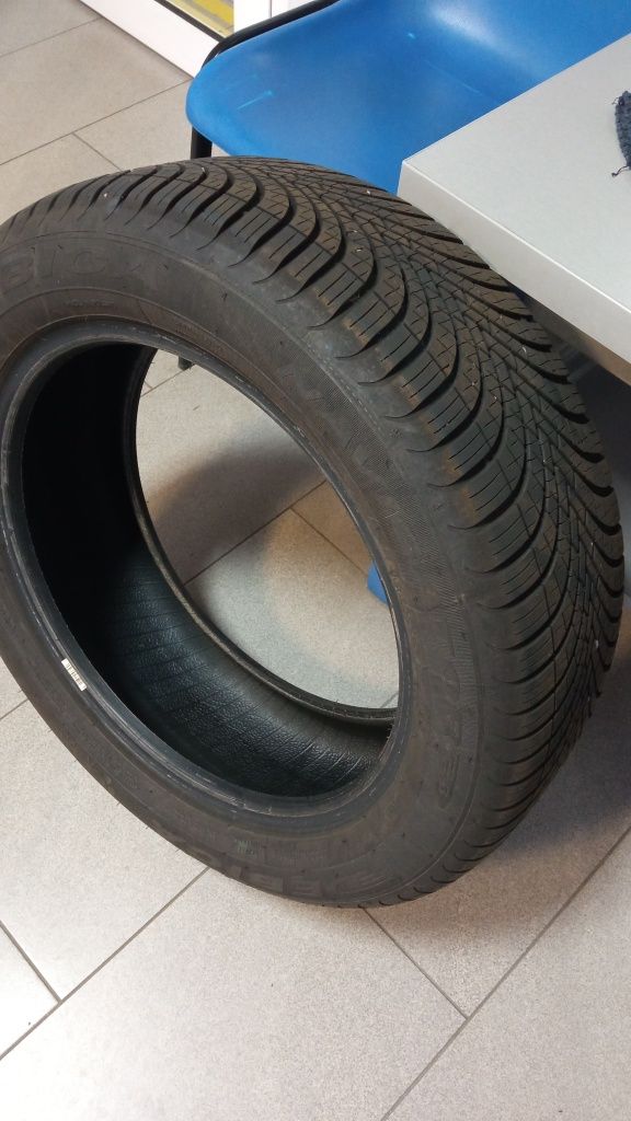 Opony 215/55R17 Dębica Navigator