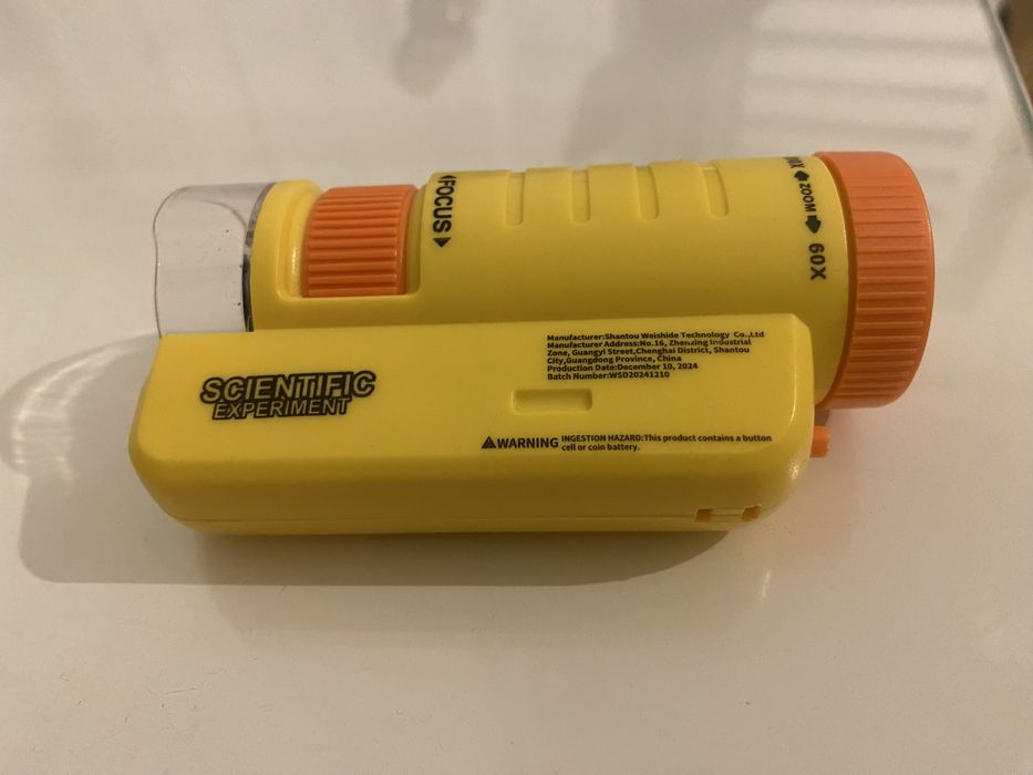 Mały Mikroskop z latarką dla dzieci