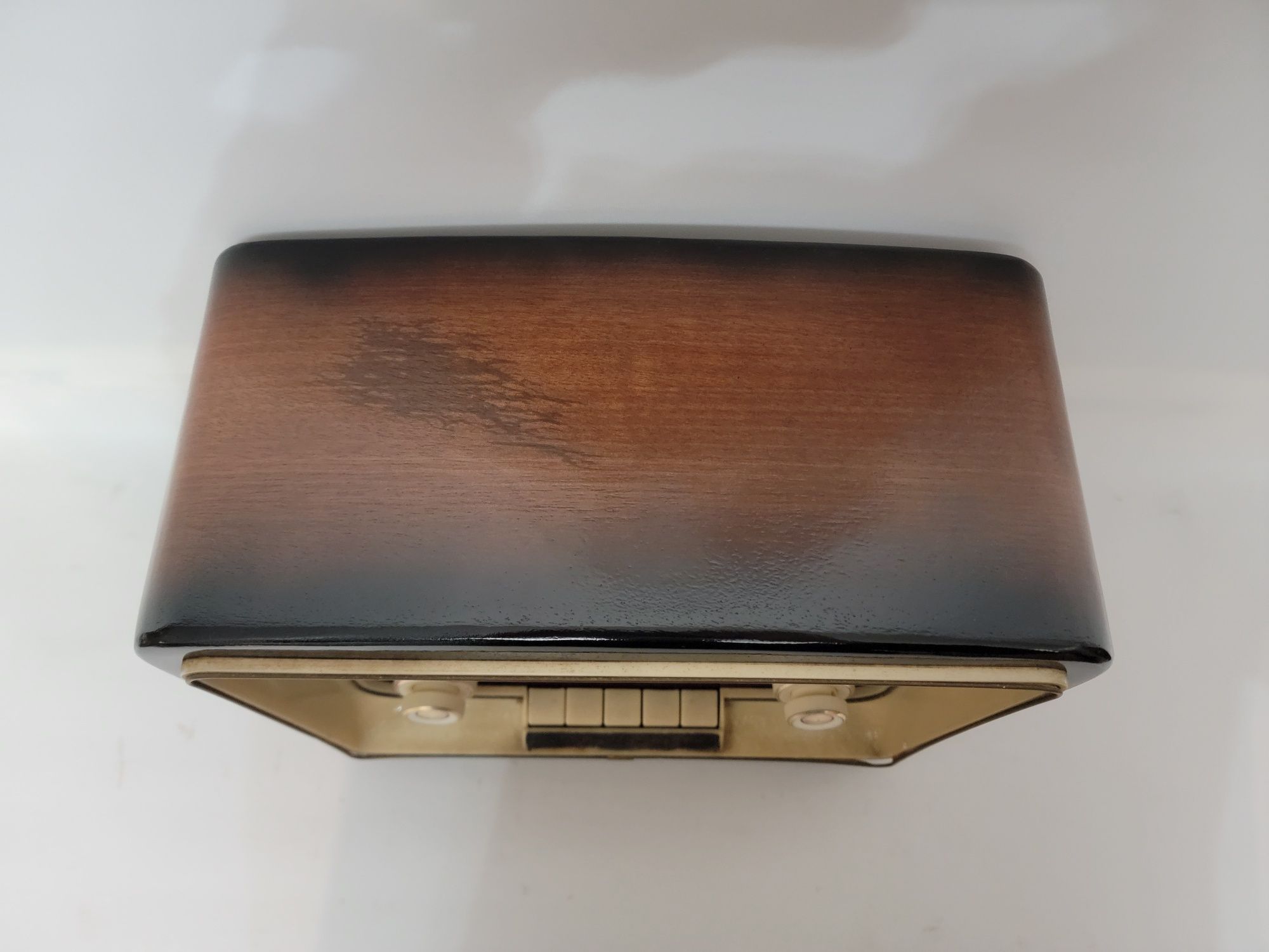 Rádio antigo reparado Grundig
