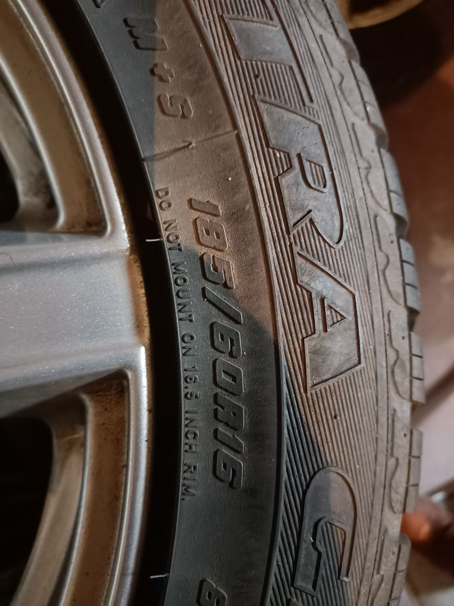 Alufelgi z oponami zimowymi do VW polo 9n 185/60/R16