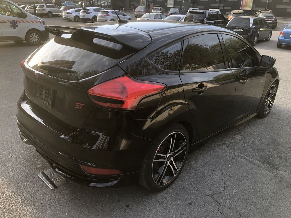 Ford focus ST 2017 року в чудовому стані і максимальній компоектаціі