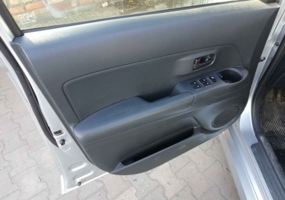 Daihatsu Materia 2008, 260000 км., бензин 1,3 л., МКПП.