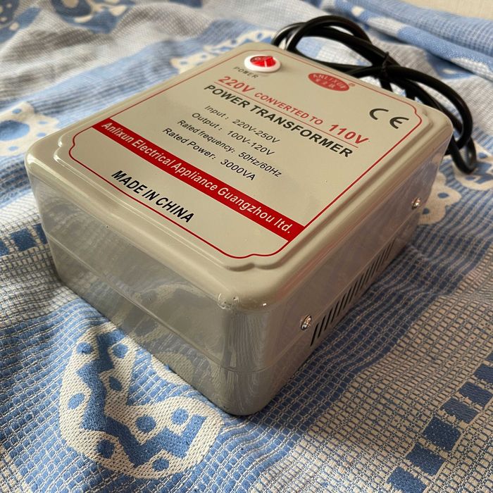 Перетворювач напруги Адаптер Конвертер 220В в 110В, 3000ВА