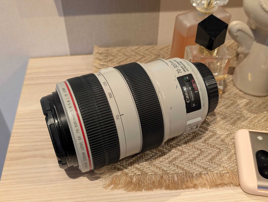 Об'єктив Canon ef 70-300mm  4-5,6 L IS USM