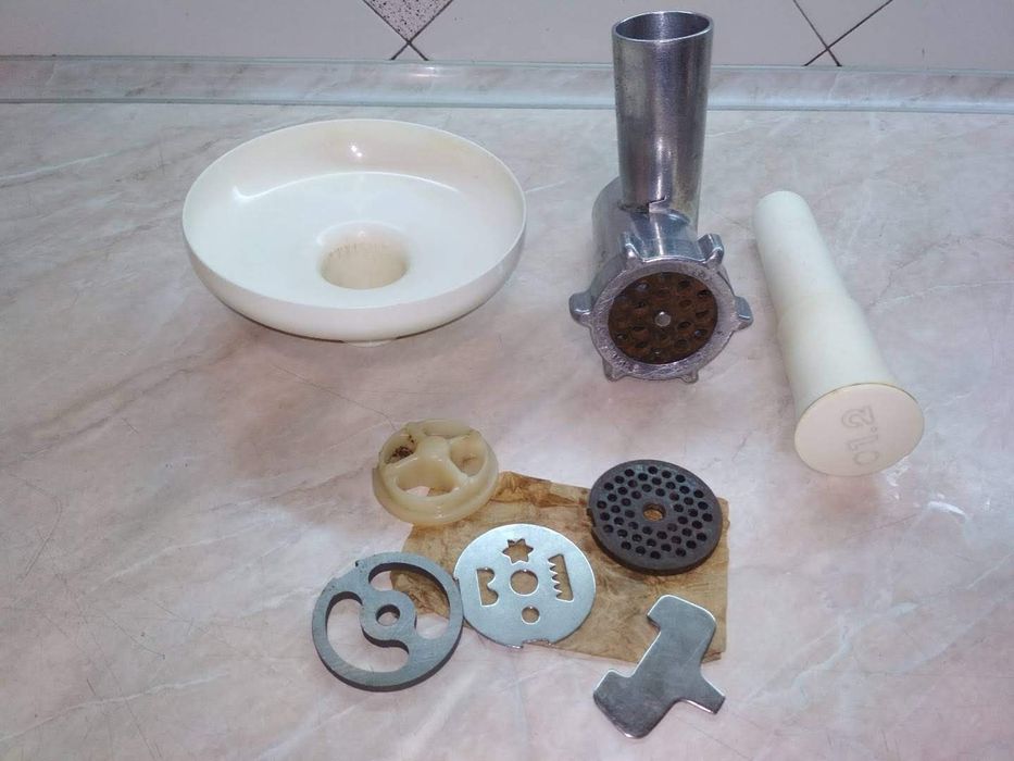 Мясорубка кухонного комбайна Мрия полный комплект,