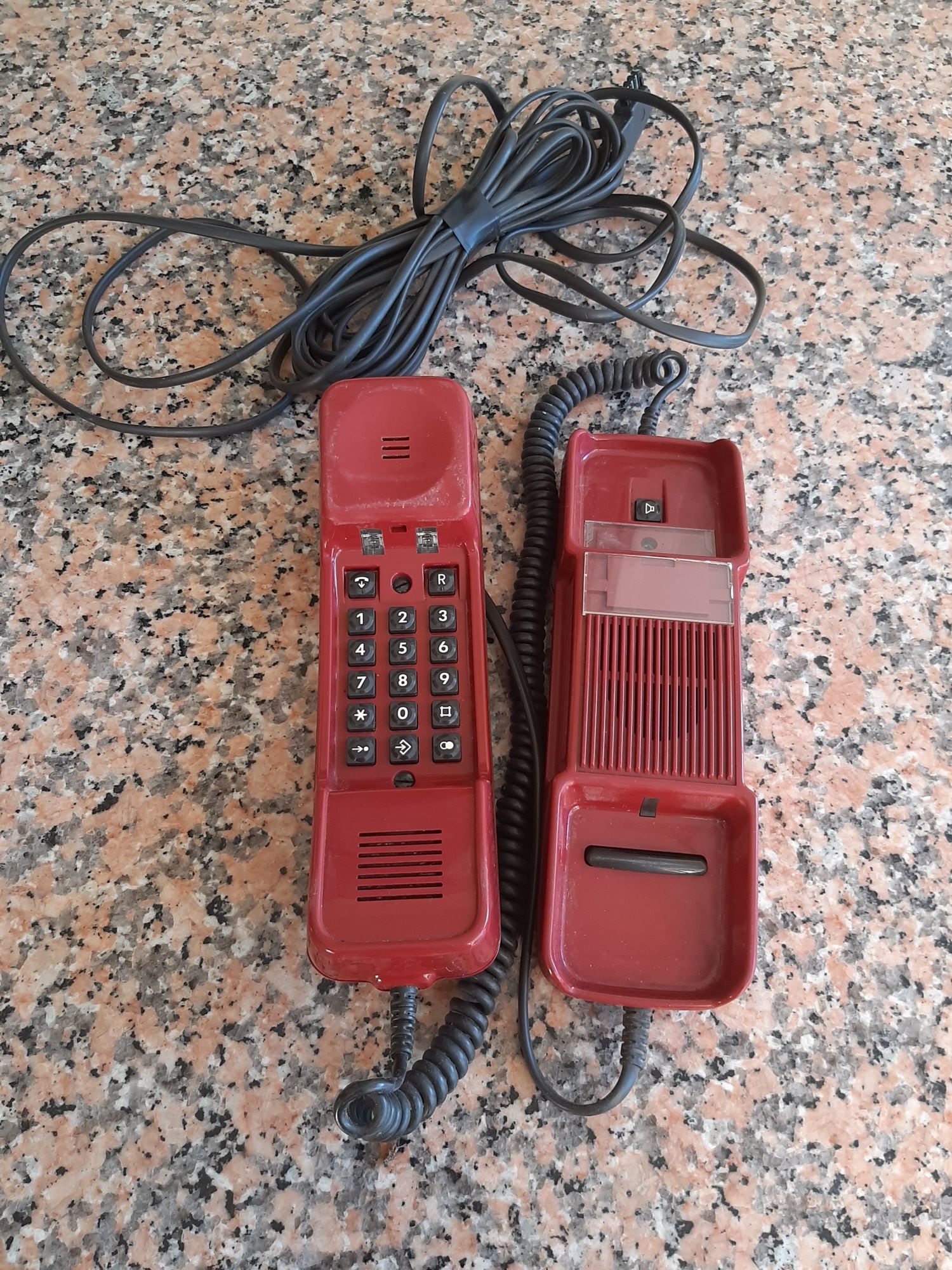 Telefone antigo ideal para decoração