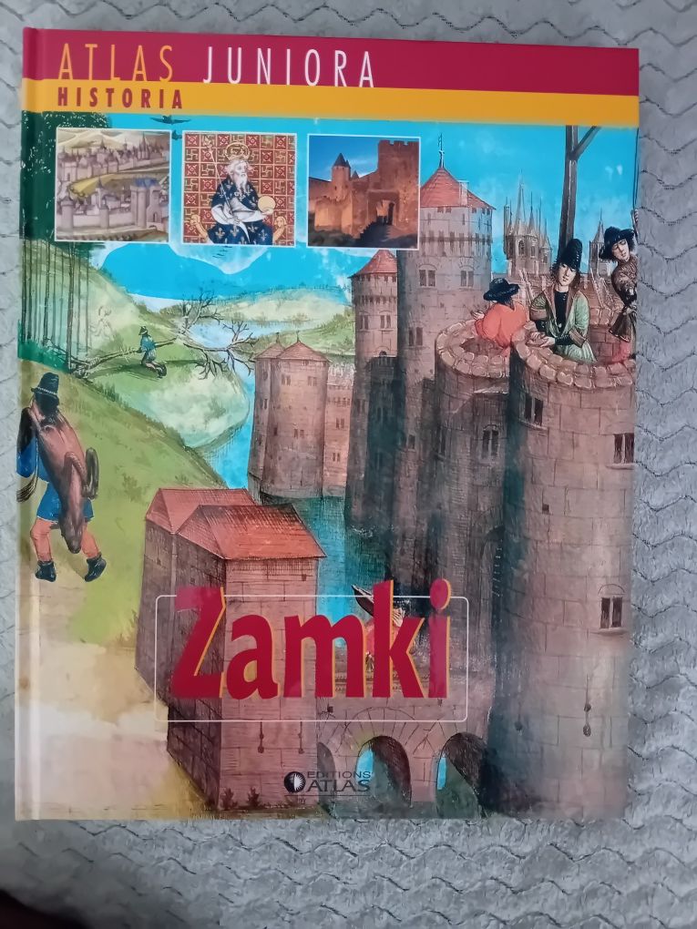 Książka Atlas Juniora Historia "Zamki"