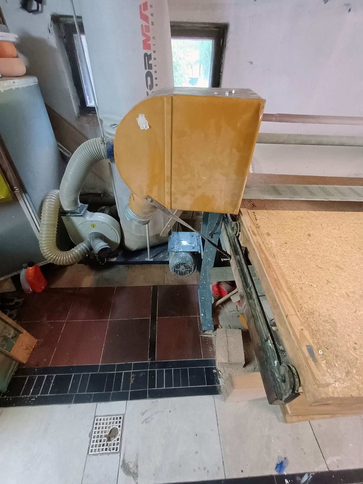Szlifierka stołowa na pasy bezkońcowe, silnik 3,5 kW. Sprawna