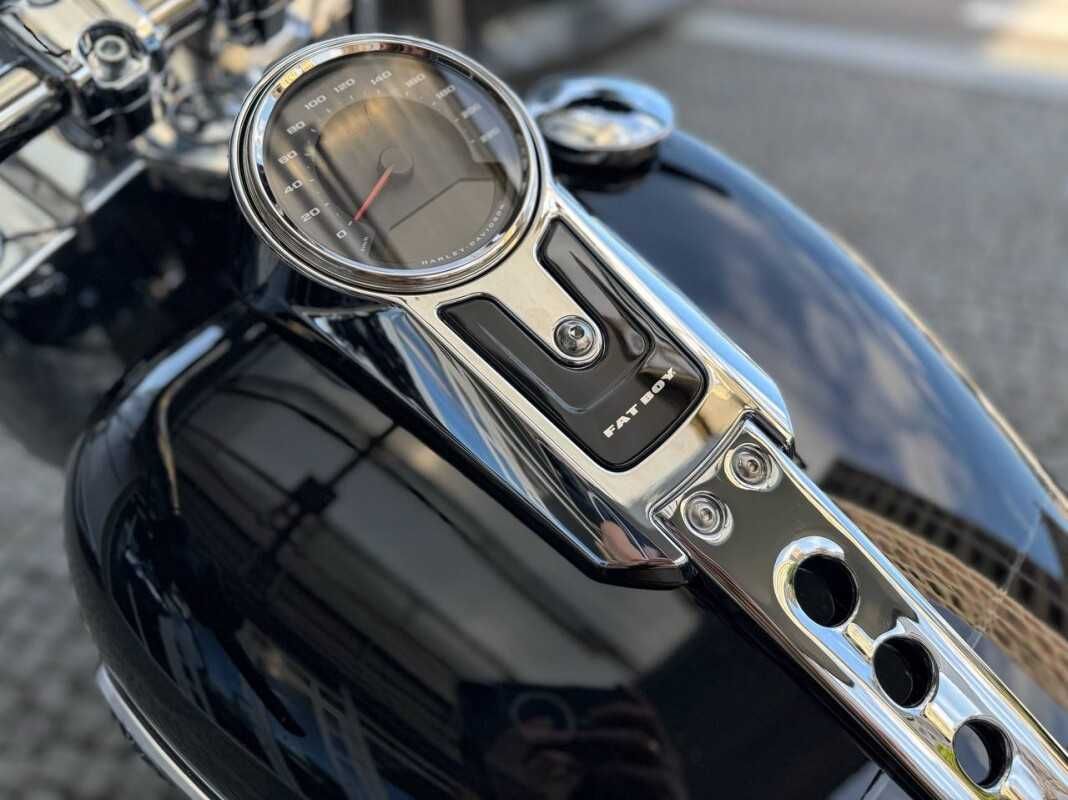 Оофіційний мотоцикл 2025 Harley-Davidson® Fat Boy колір Vivid Black