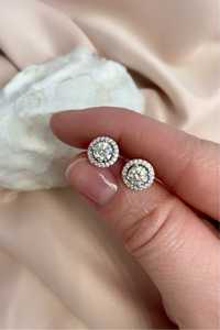 Нежные серебряные сережки с бриллиантами муассанитами