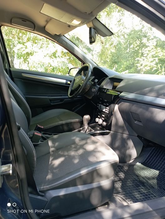 Автомобіль Opel Astra H