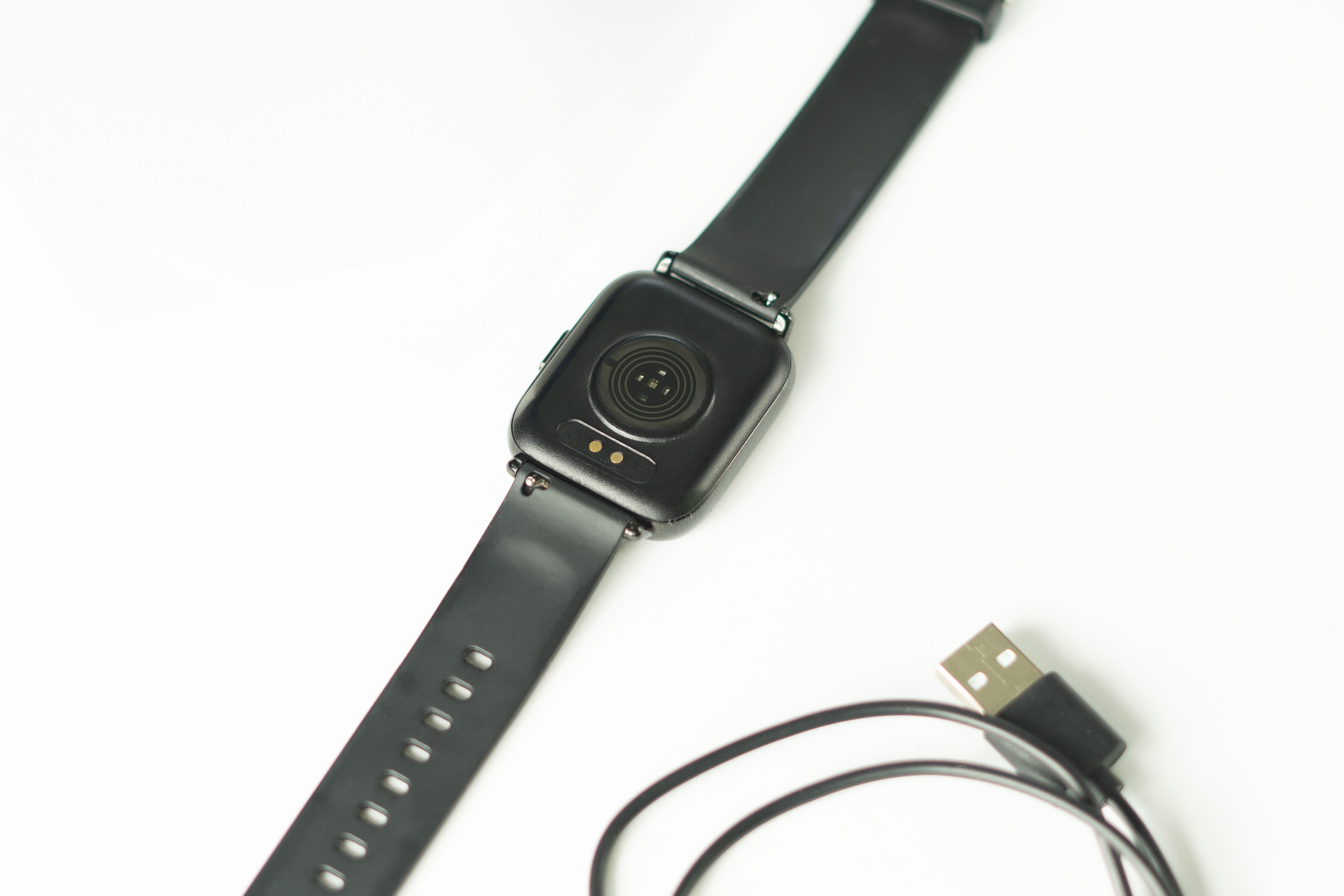 Smartwatch zegarek sportowy - stan idealny, pudełko, ładowarka