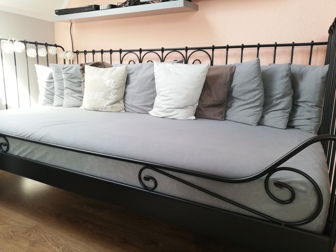 Łóżko metalowe MELDAL IKEA z materacem i dodatkami