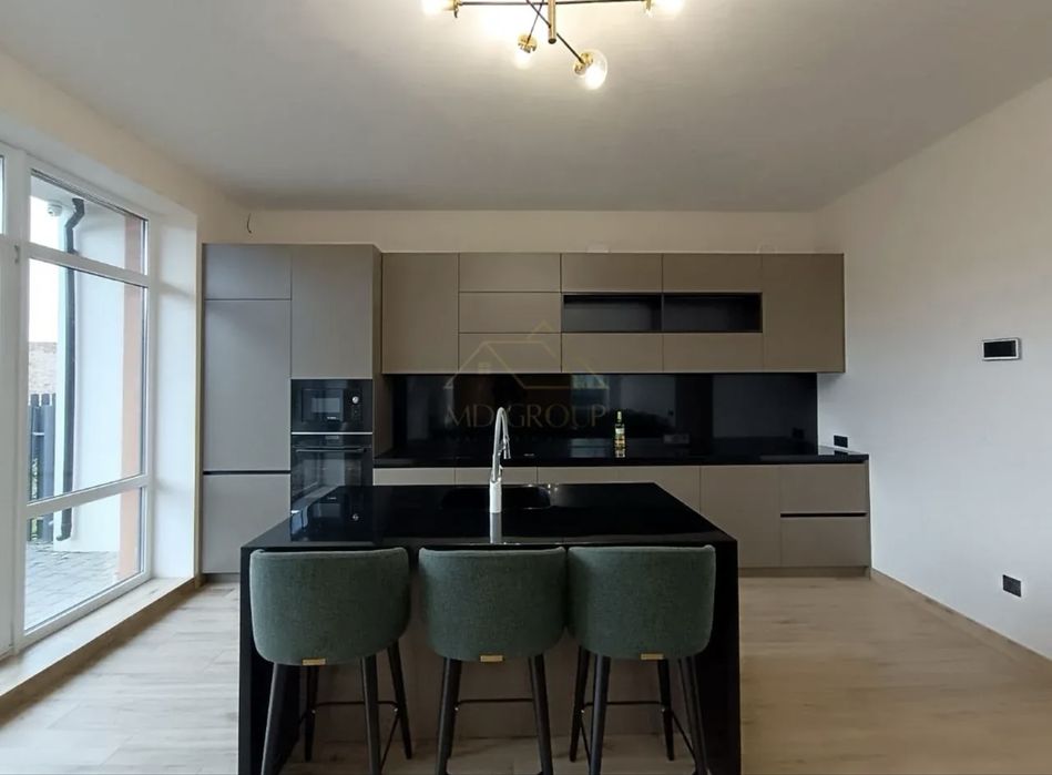 Продаж будинку з ДИЗАЙНЕРСЬКИМ РЕМОНТОМ в Котеджному містечку