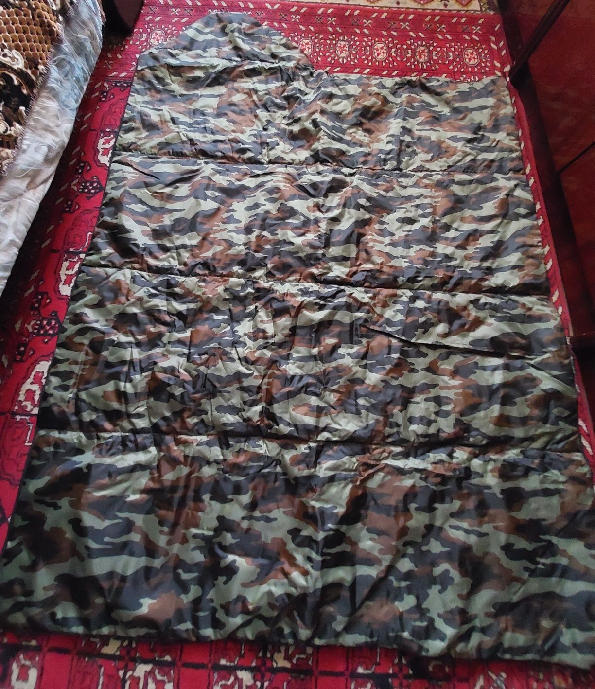 Камуфляжный спальный мешок-одеяло