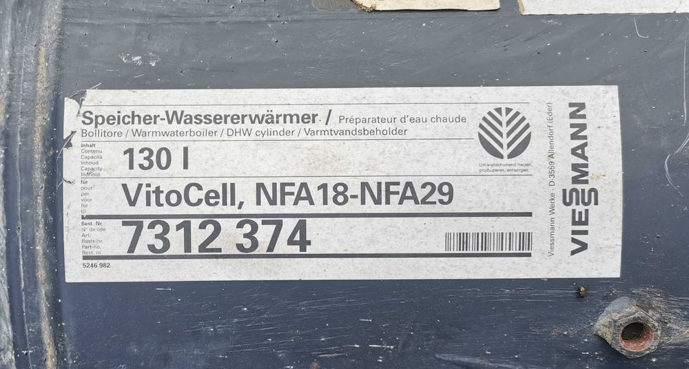 Stojący bojler płaszczowy z blachy nierdzewnej. Viessman. 130 litrów