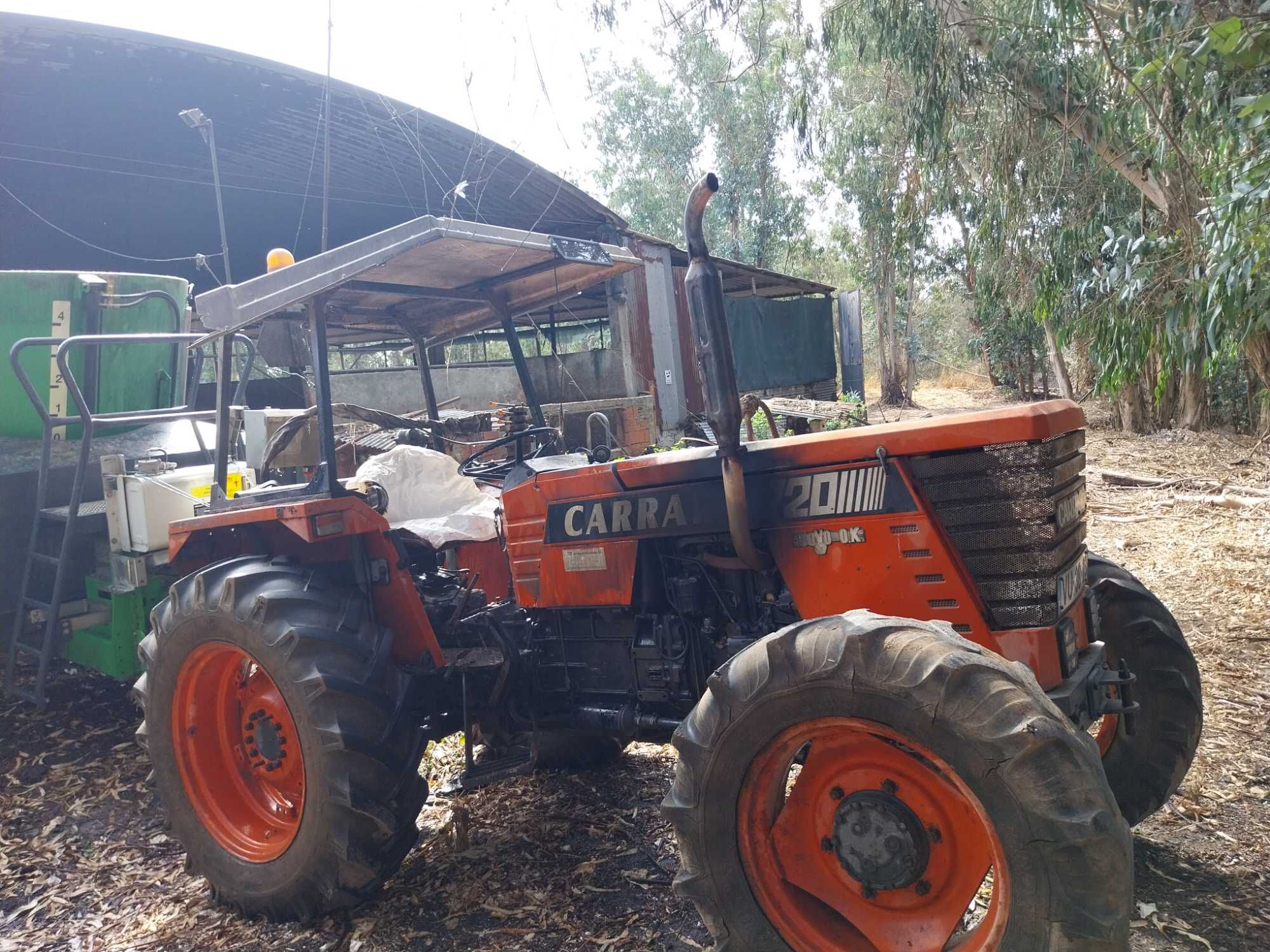 Unifeed e trator Carraro, Cisterna 10 000 litros
