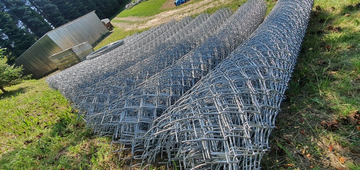 Ogrodzenie z siatki , słupki , panele , bramy