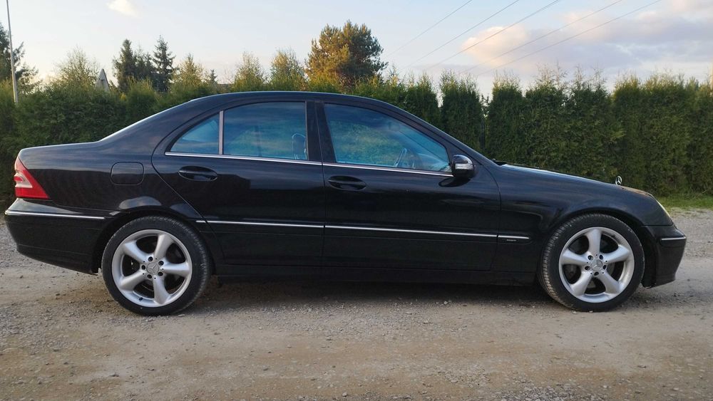 Mercedes-Benz C220 W203 Lift 2,2 CDI Avantgarde