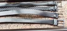 Cintos castanhos e pretos usados