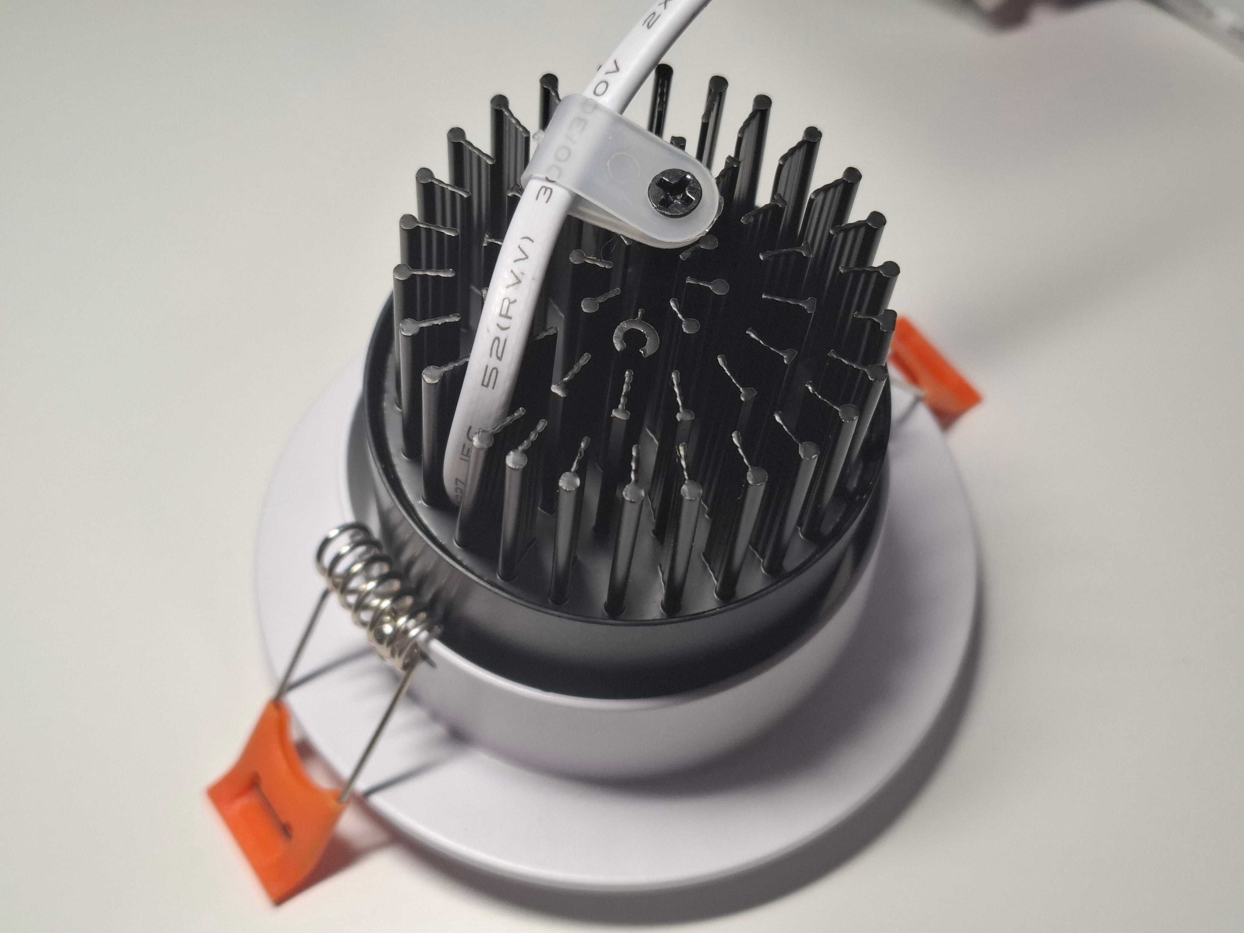 Oczko oprawa sufitowa Downlight COB 7W 6000K zimne światło 230V
