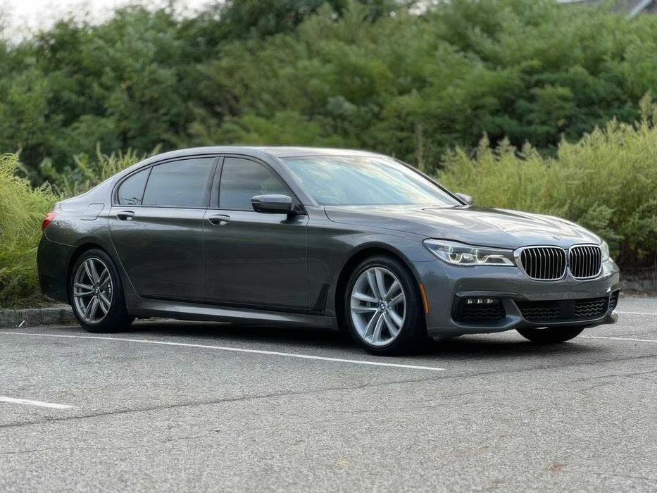 BMW 7 Series 750i xDrive      2016