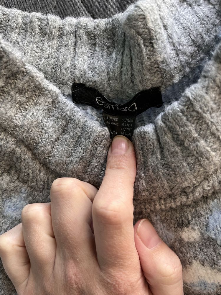 Sweter zimowy szary