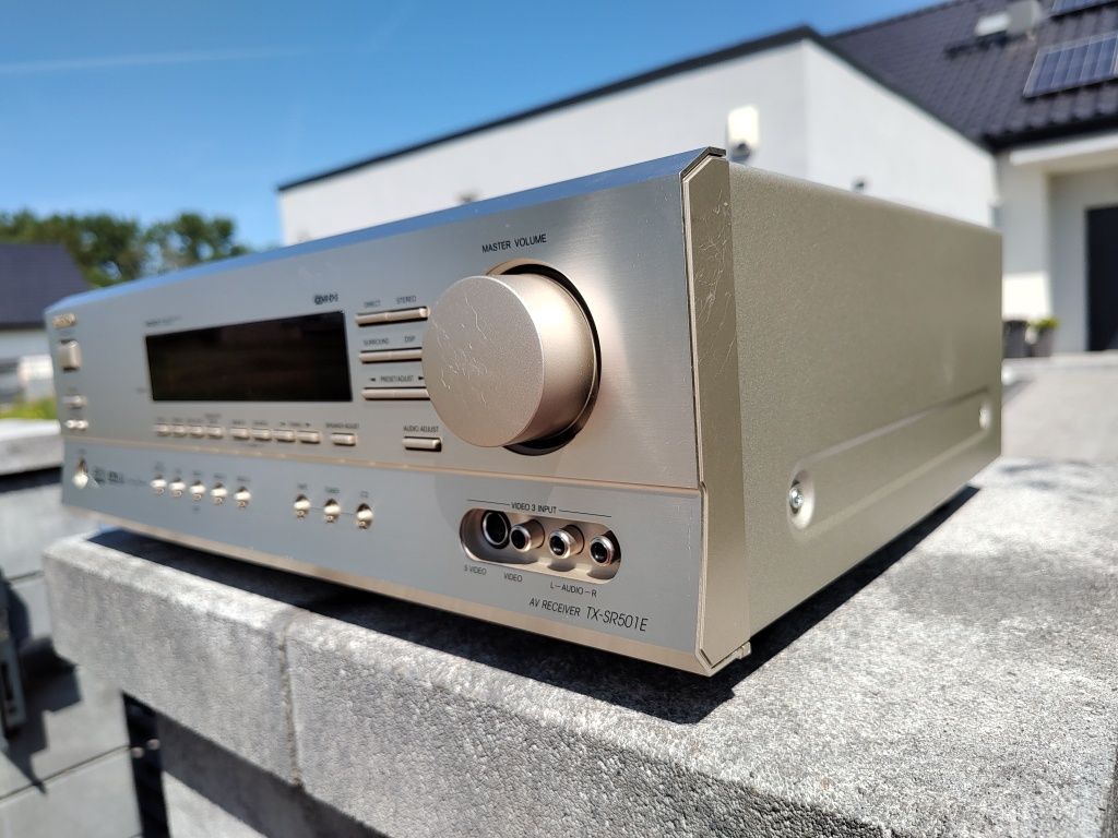 Amplituner Onkyo TX-SR501E