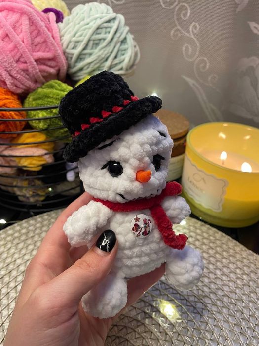 В'язані іграшки ручної роботи