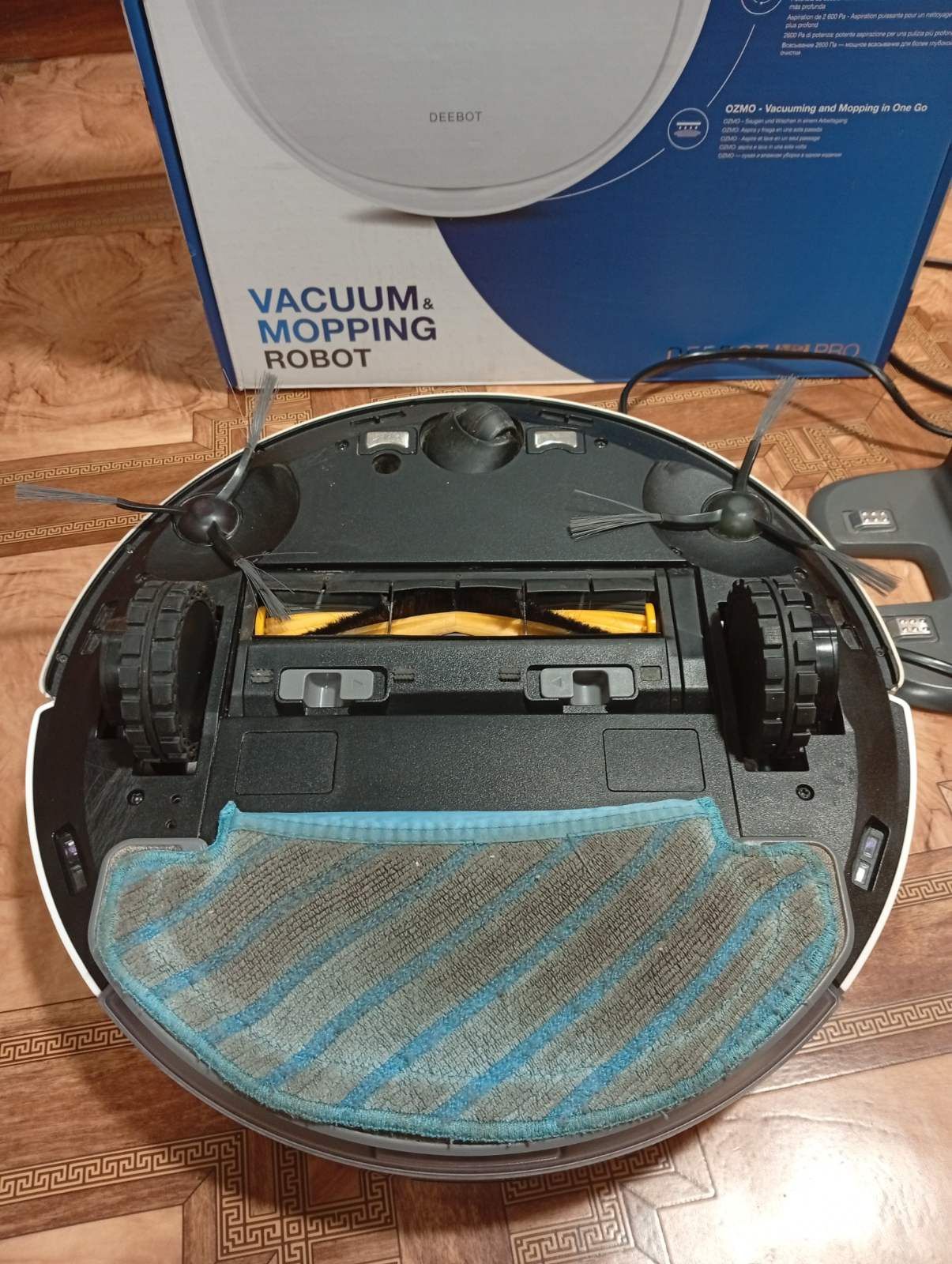 Продам робот пилосос Ecovacs N8