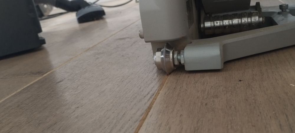 Cyklinowanie,  czyszczenie faz w deskach . Gwarancją